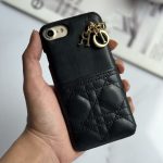 قاب موبایل آیفون دیور چرم سوزنی بالشتی جاکارتی دار