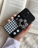 قاب موبایل آیفون گل شطرنجی بالشتی سیاه و سفید - تصویر 3