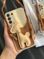 قاب موبایل سامسونگ زرافه مینیمال چرمی جاکارتی و آویز بلند محافظ لنزدار