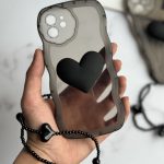 قاب موبایل آیفون تک قلب مشکی دودی + بندست قلبی ( 3004 )