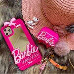 قاب موبایل آیفون باربی نوستالژی آیینه ای صورتی + آویز ست - تصویر 3