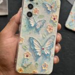 قاب موبایل ( آیفون - سامسونگ ) گل بابونه و پروانه آبرنگی محافظ لنزدار