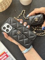 قاب موبایل آیفون شنل بالشتی جاکارتی + بند طلایی