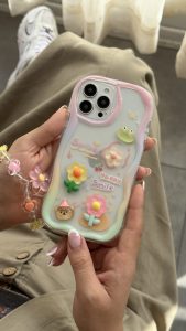 قاب موبایل ( آیفون ) قورباغه و نیلوفرآبی + بندست بابونه - تصویر 3