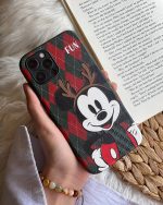 قاب موبایل آیفون میکی موس فان شاخدار چهارخونه سبز و زرشکی محافظ لنزدار - تصویر 3