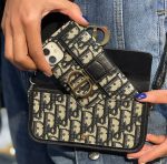 قاب موبایل آیفون دیور چرم و پارچه ای قفل فلزی جاکارتی