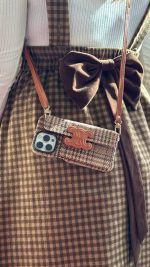 قاب موبایل ( آیفون ) سلین استریپ پارچه ای قهوه ای جاکارتی + بند بلند