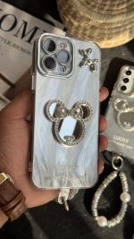 قاب موبایل ( آیفون - سامسونگ ) میکی اسکوییکی داگ آیینه ای نگین دار + بندست