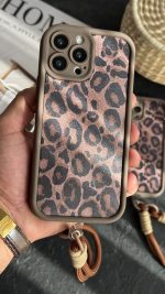 قاب موبایل ( آیفون ) پلنگی سولید قهوه ای + بند ست