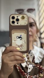 قاب موبایل ( آیفون ) گربه فلوریتا جاکارتی + بند اسکارف - تصویر 3