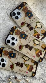 قاب موبایل ( آیفون ) خرس وینتر تایم قهوه ای + بدون بند - تصویر 3