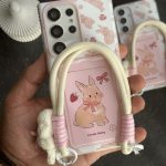 قاب موبایل سامسونگ خرگوش توت فرنگی پاپیون آویز و بند عروسکی