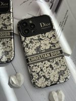 قاب موبایل آیفون دیور گلدار نقره ای محافظ لنزدار - تصویر 3