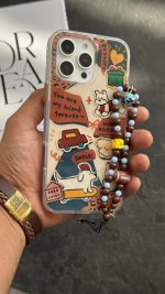 قاب موبایل آیفون سگ پاپی داون تاون + بندست - تصویر 3