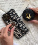 قاب موبایل آیفون دیور پارچه ای شیب دار سوزن دوزی - تصویر 2