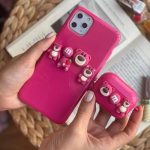 قاب موبایل آیفون خرس صورتی برجسته خمیری یوگی - تصویر 3